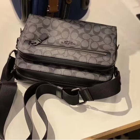 West Camera Bag In Signature Canvas - Picture 6 of 6